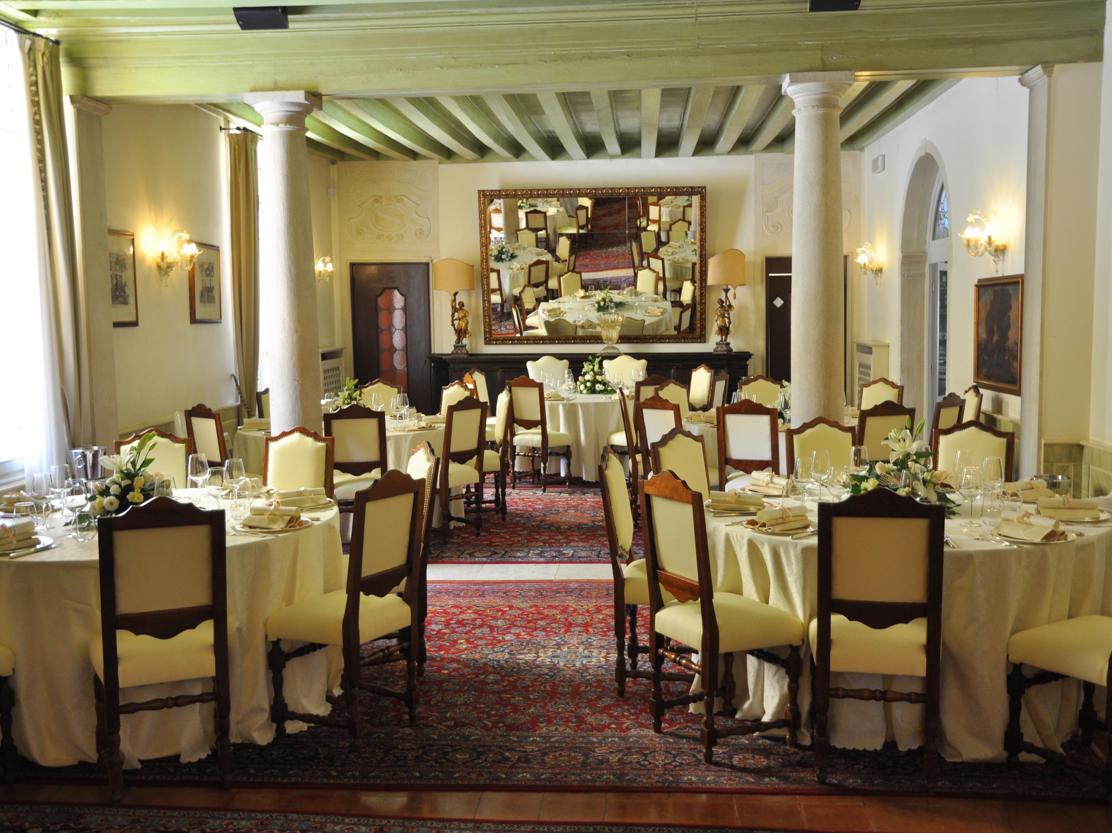 Hotel Villa Condulmer Mogliano Veneto Bagian luar foto The ballroom