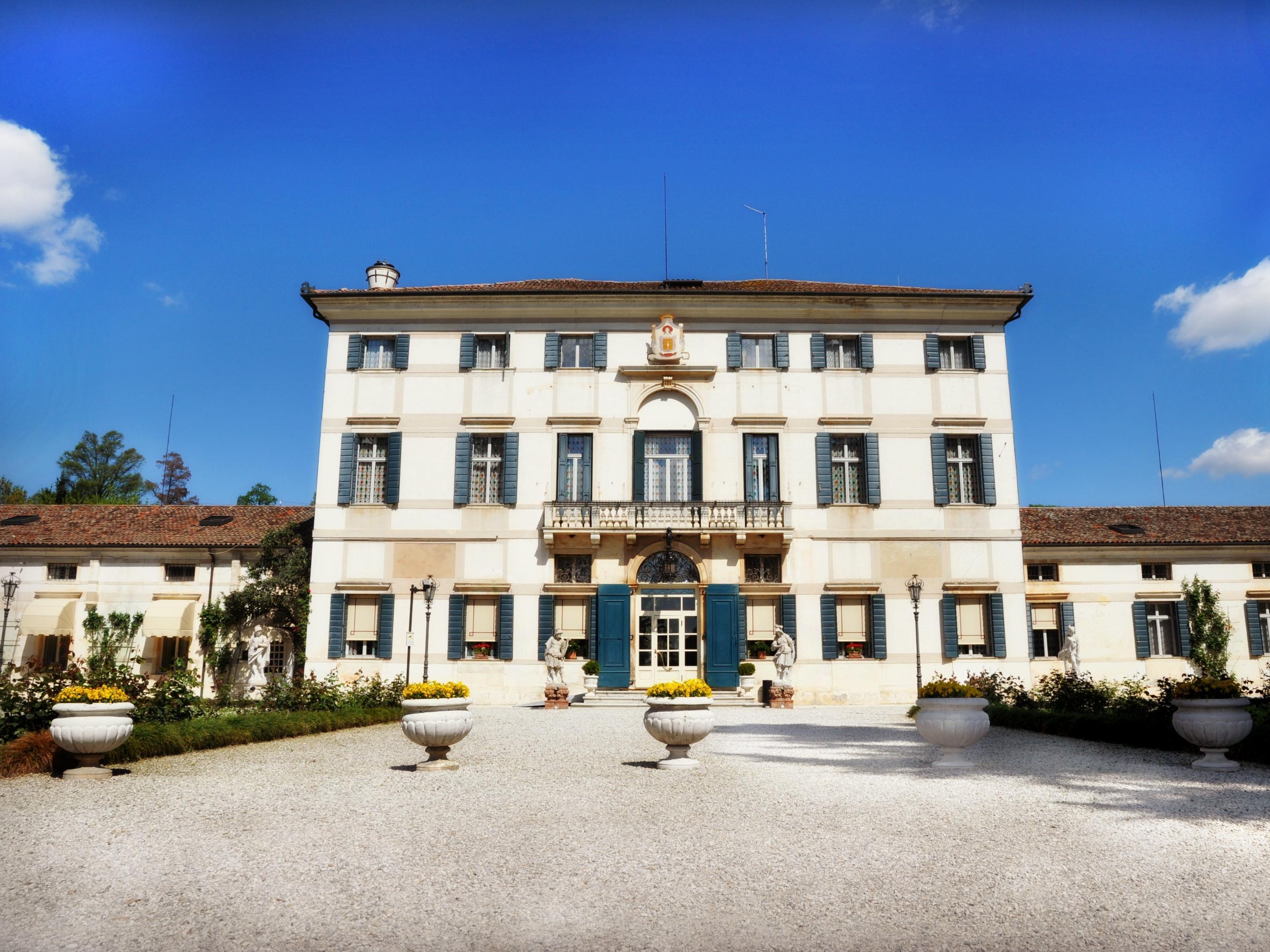 Hotel Villa Condulmer Mogliano Veneto Bagian luar foto The Château de Launay