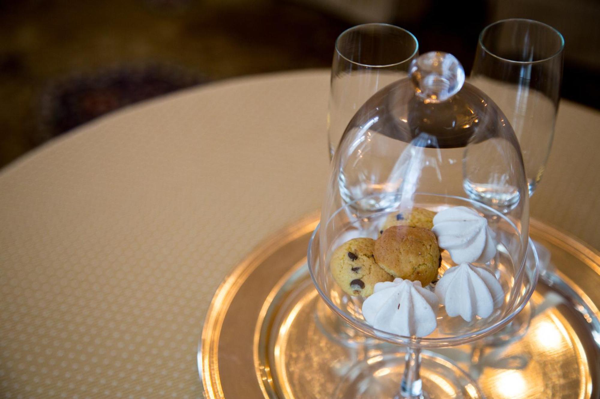 Hotel Villa Condulmer Mogliano Veneto Ruang foto A dessert at the restaurant