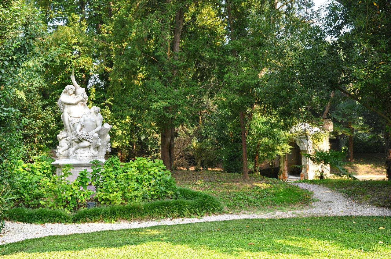 Hotel Villa Condulmer Mogliano Veneto Bagian luar foto The park