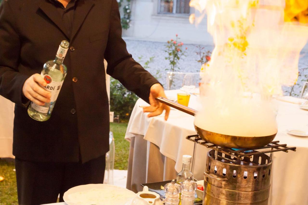 Hotel Villa Condulmer Mogliano Veneto Bagian luar foto Flaming Dr. Pepper