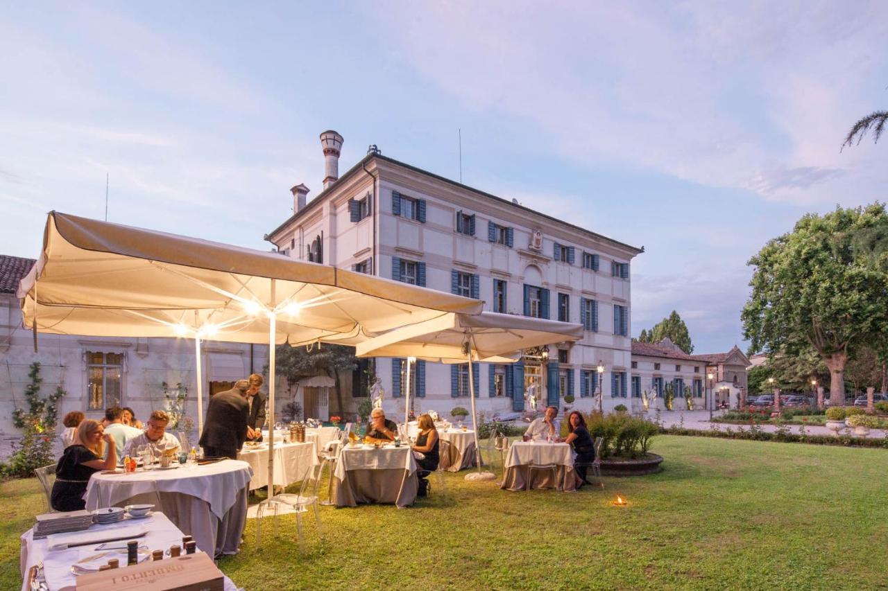 Hotel Villa Condulmer Mogliano Veneto Bagian luar foto The restaurant