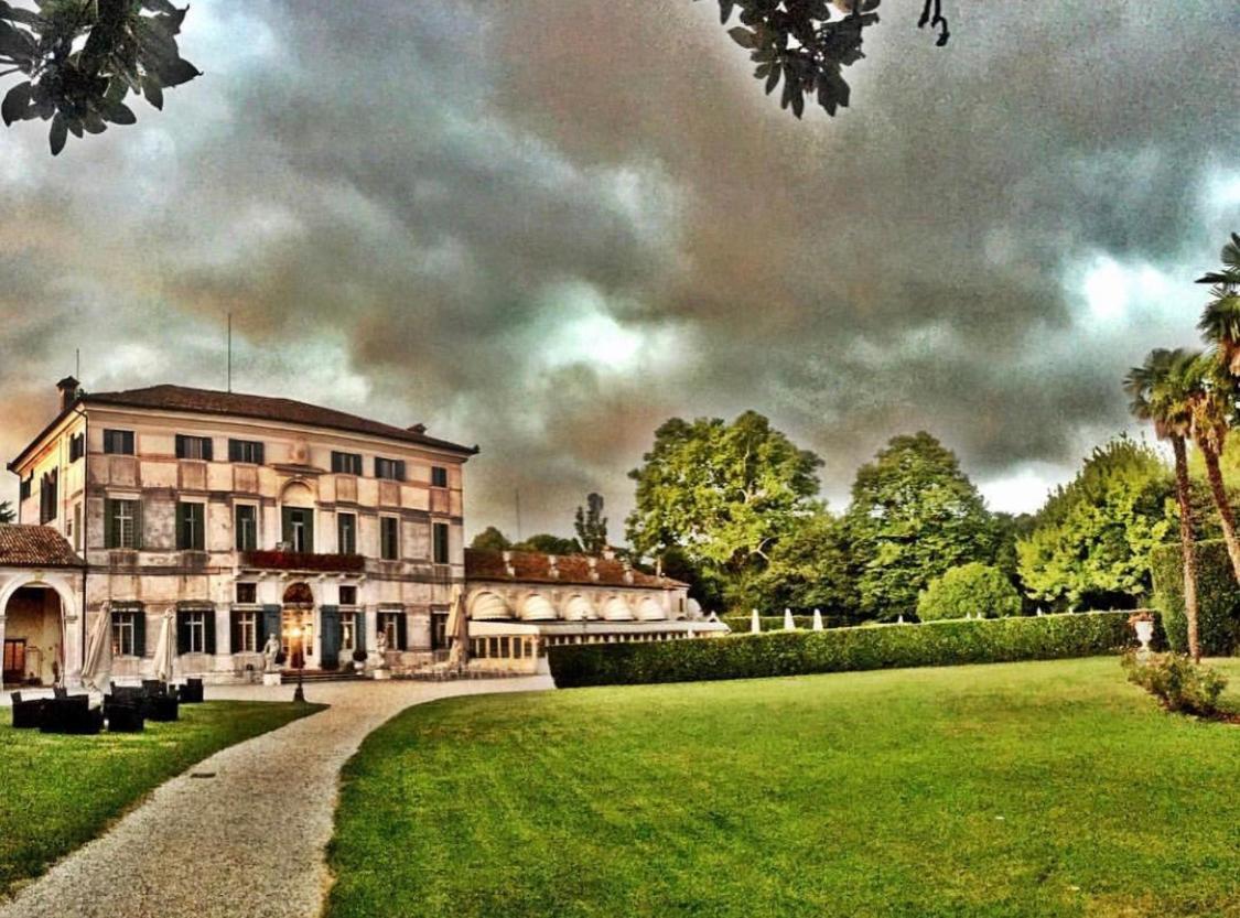 Hotel Villa Condulmer Mogliano Veneto Bagian luar foto The Villa