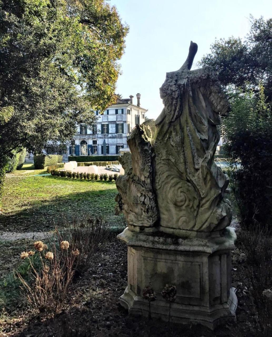 Hotel Villa Condulmer Mogliano Veneto Bagian luar foto The gardens of the Villa