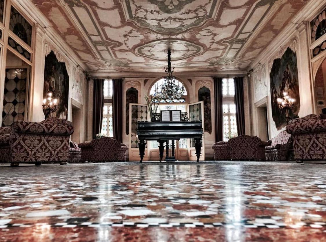 Hotel Villa Condulmer Mogliano Veneto Bagian luar foto The lobby of the hotel