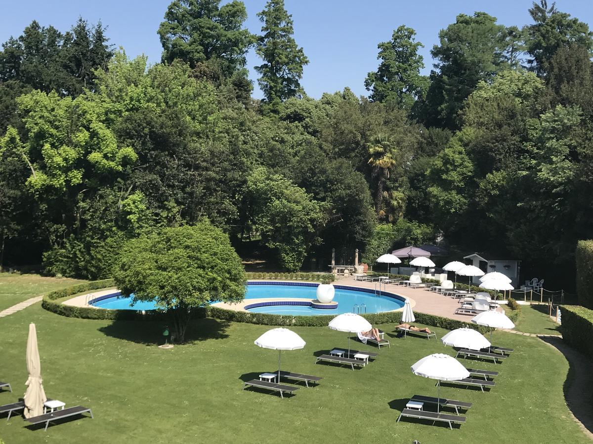 Hotel Villa Condulmer Mogliano Veneto Bagian luar foto The swimming pool at the hotel