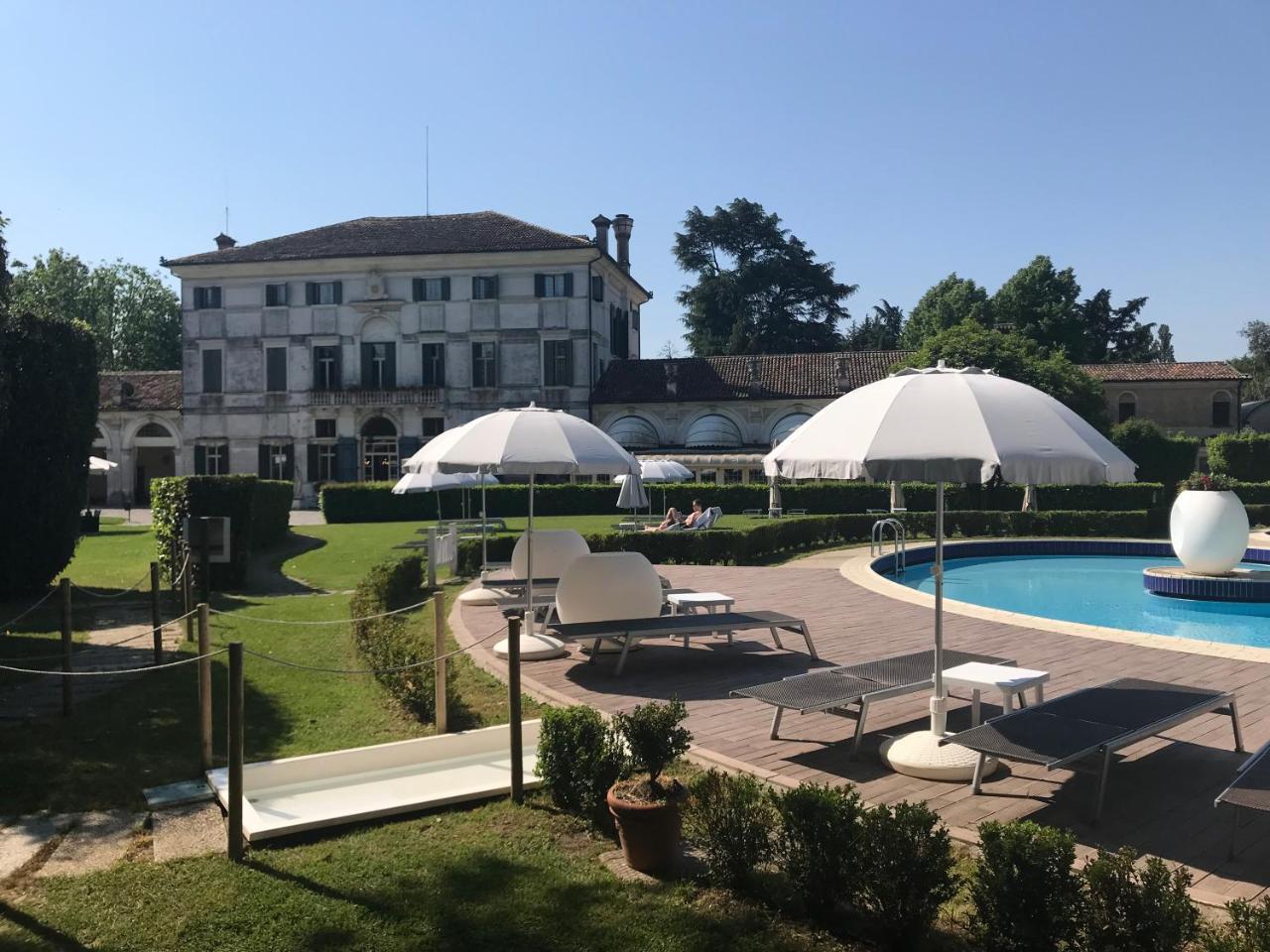 Hotel Villa Condulmer Mogliano Veneto Bagian luar foto Villa Trivulzio
