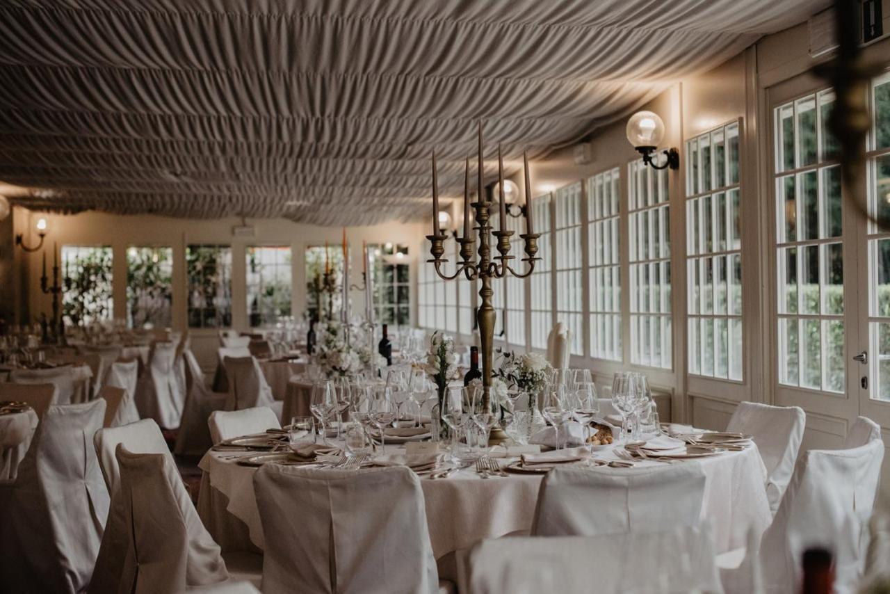 Hotel Villa Condulmer Mogliano Veneto Bagian luar foto The interior of the restaurant